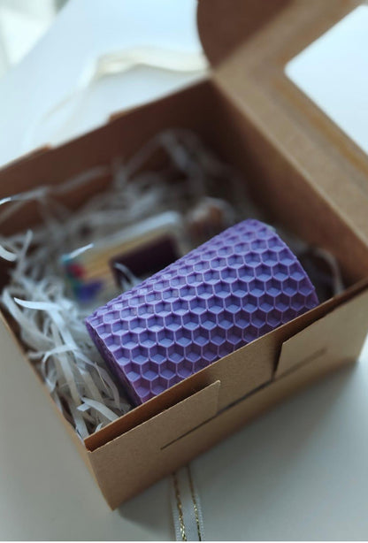 Christmas Pack – Beeswax Candle + Colored Matches